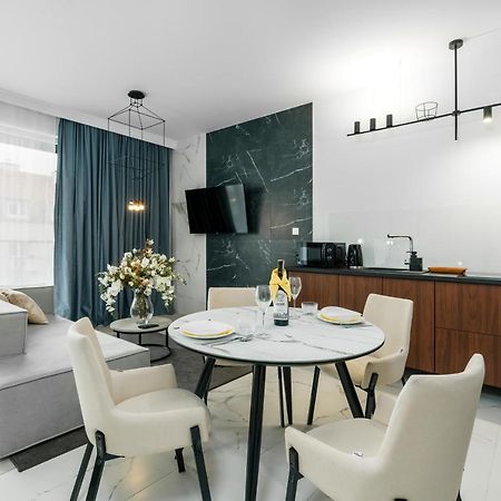 Apartments Poznan Chwaliszewo Residence With Free Garage By Noclegi Renters Luaran gambar